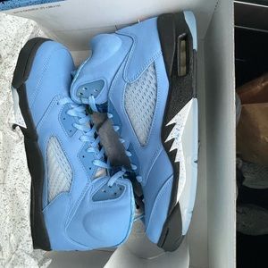 Jordan Retro 5's UNC Blue